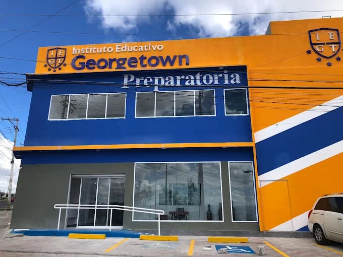 Comunidad estudiantil usando Instituto GeorgeTown